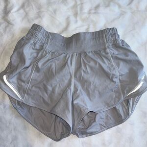 lululemon shorts hotty hots- Size 2, 2.5 inch, light gray!